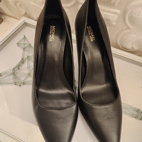 Michael Kors Black Leather " Alina Flex Pumps". NWT. Size 10 - Picture 2 of 9
